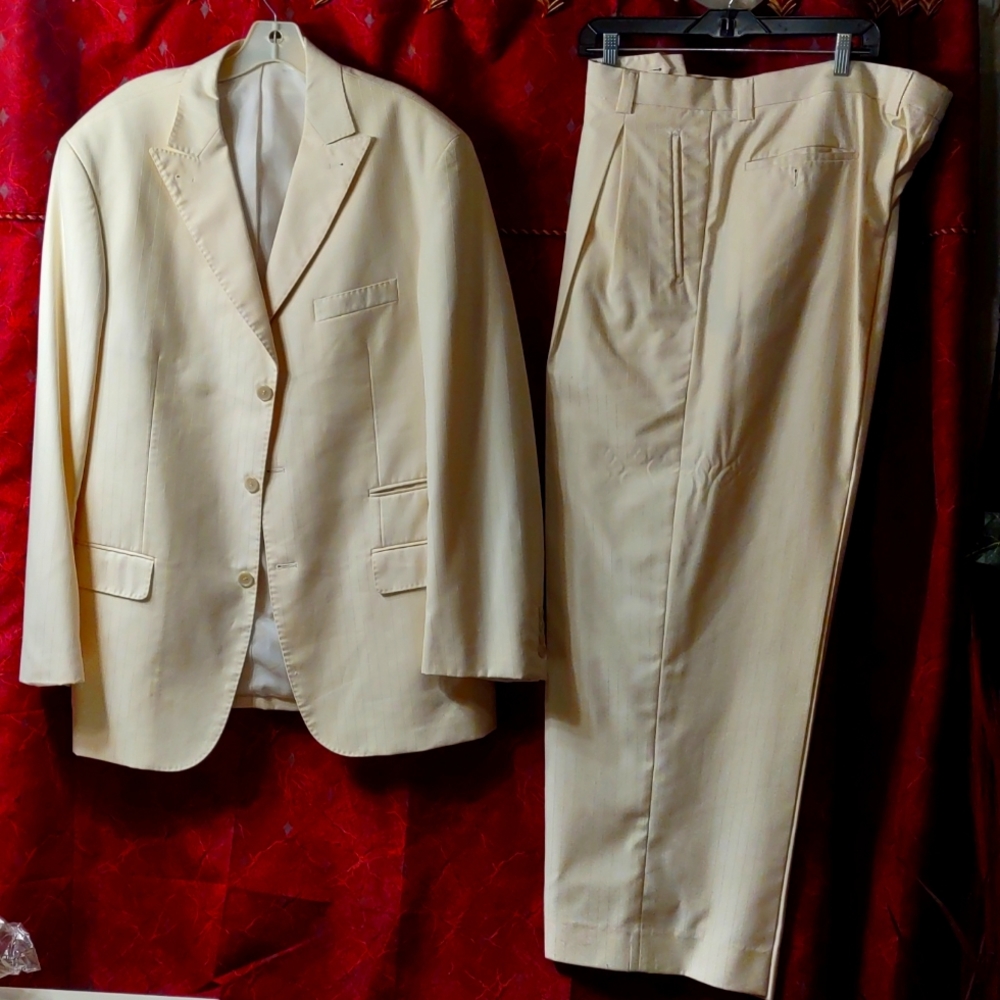 Celebrity designer suit made in Italy!
